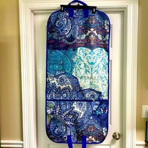CHICO’S PAISLEY PRINT ZIPPERED GARMENT BAG